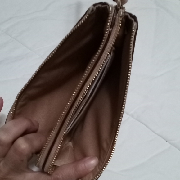 🔥 SALE 71. Coach Wristlet NWT - Picture 2 of 5